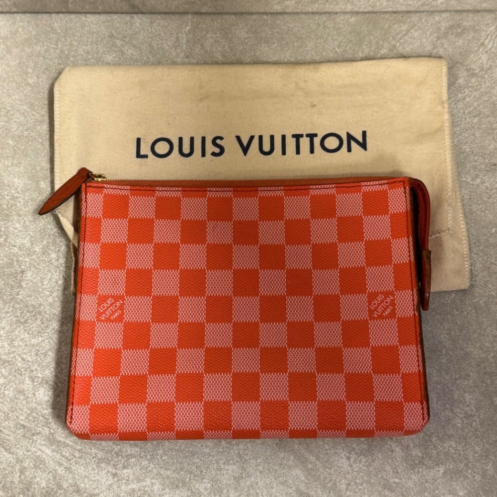 Louis Vuitton Damier Couleurs Element Clutch Piment